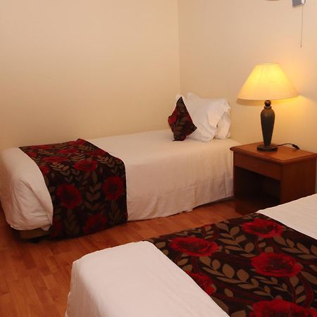 Golf Course Hotel Кампала Екстериор снимка