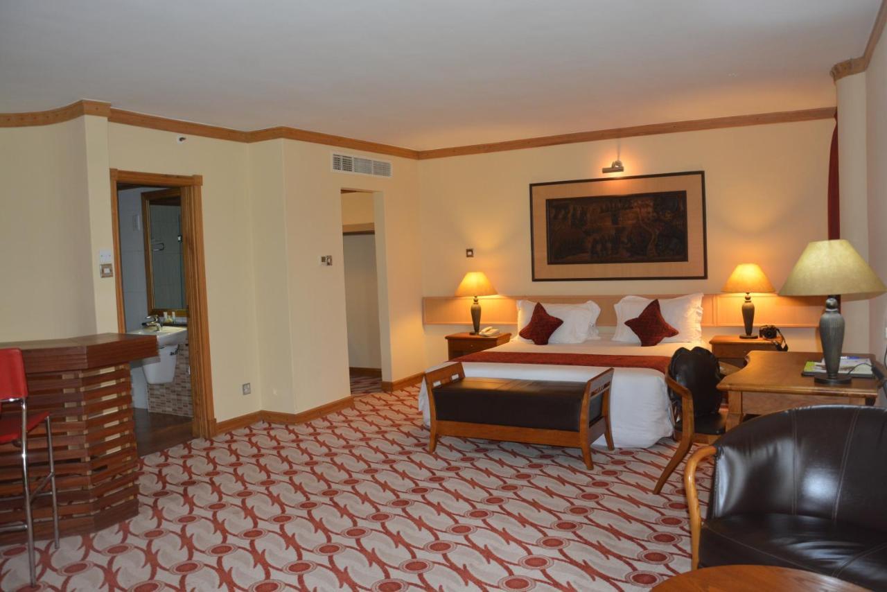 Golf Course Hotel Кампала Екстериор снимка