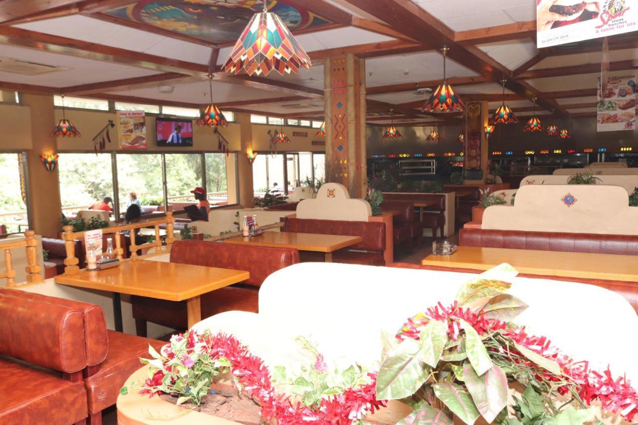 Golf Course Hotel Кампала Екстериор снимка
