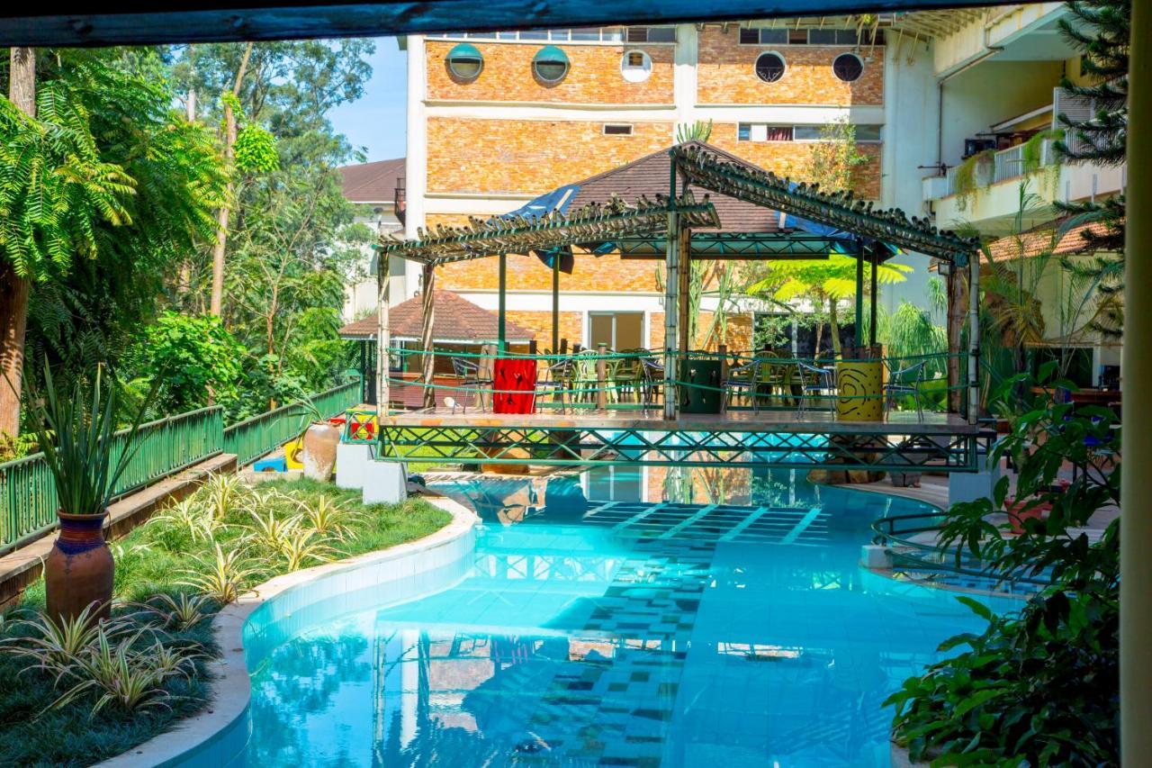 Golf Course Hotel Кампала Екстериор снимка