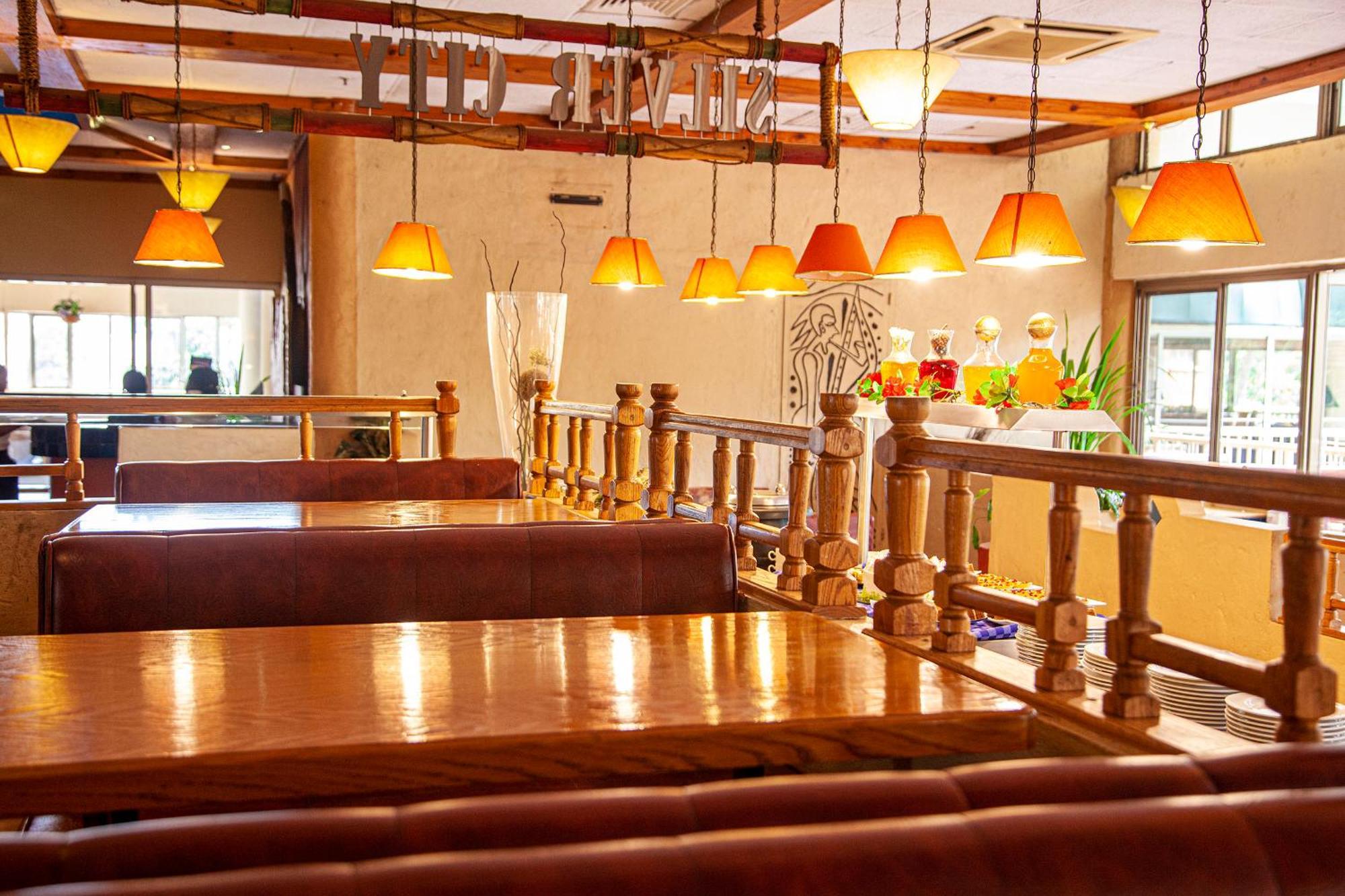 Golf Course Hotel Кампала Екстериор снимка