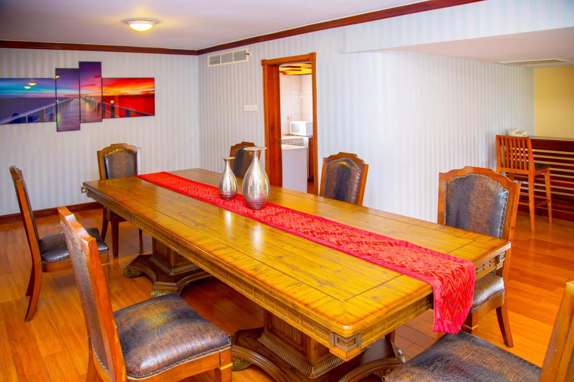Golf Course Hotel Кампала Екстериор снимка