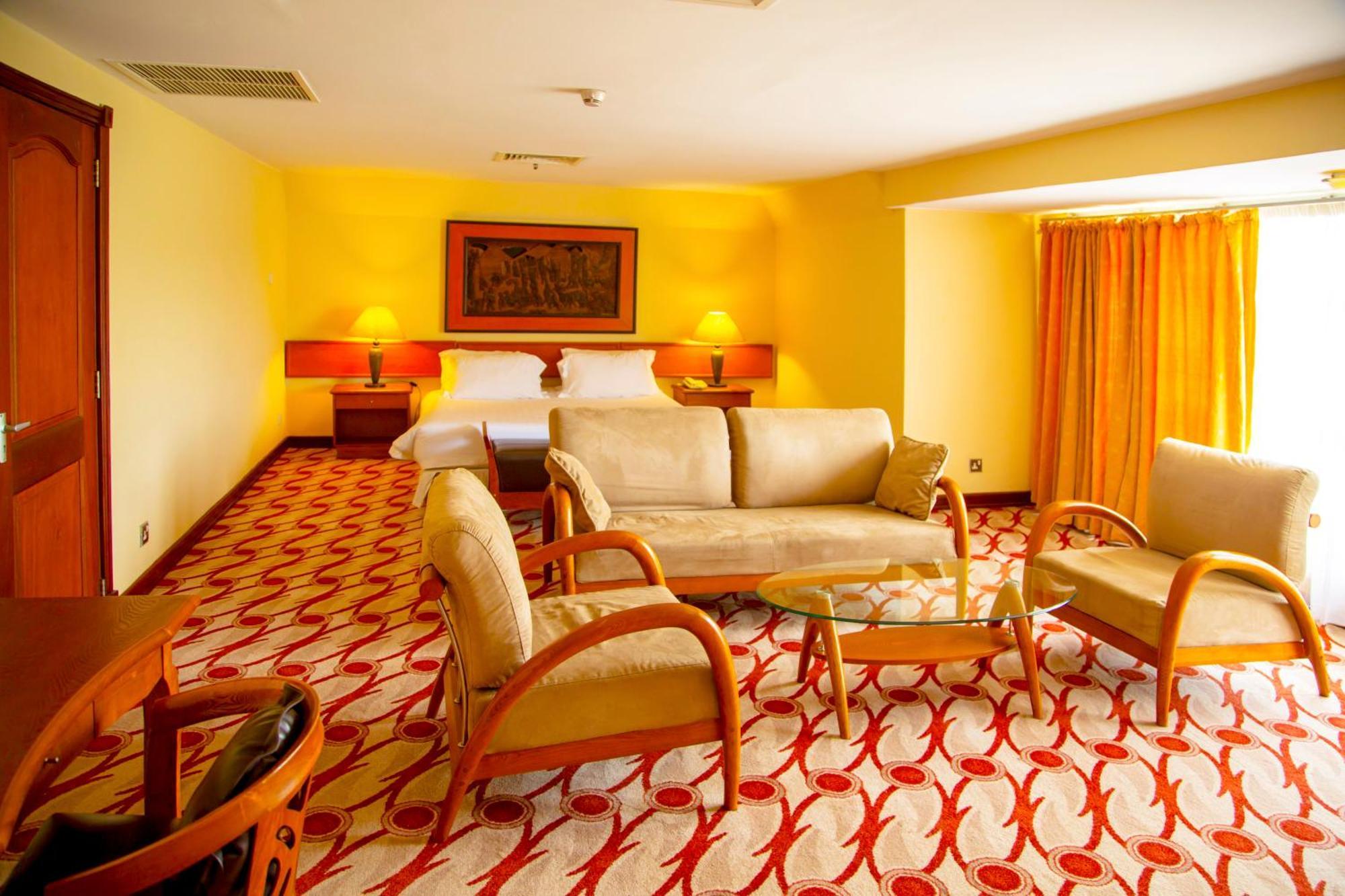 Golf Course Hotel Кампала Екстериор снимка