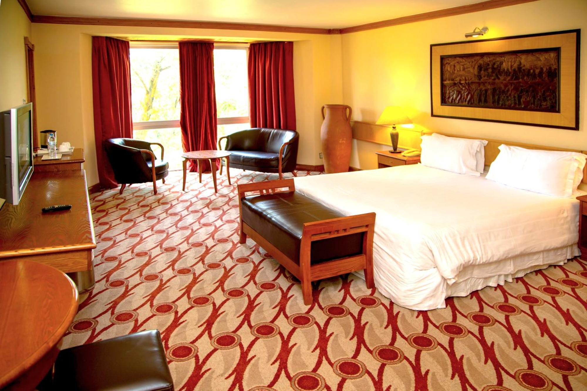 Golf Course Hotel Кампала Екстериор снимка