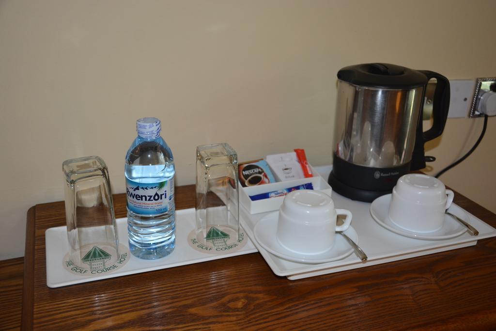 Golf Course Hotel Кампала Екстериор снимка